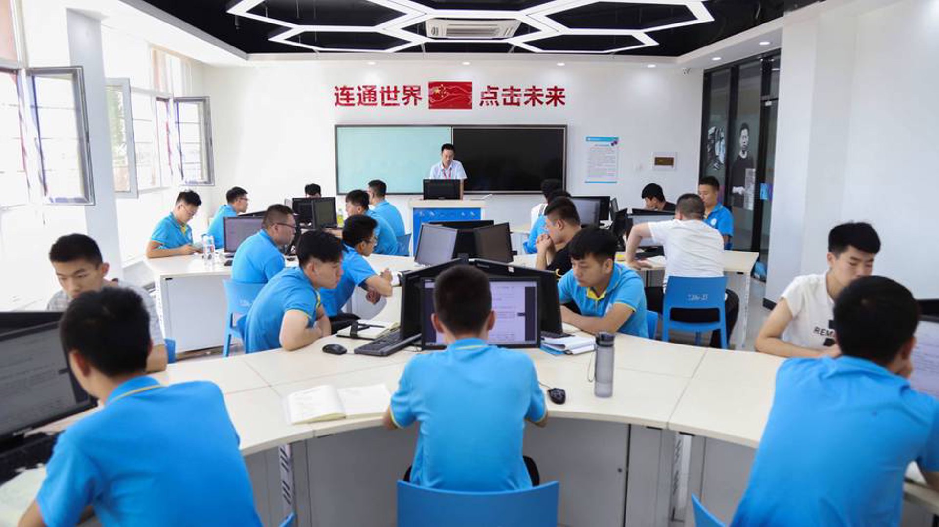 突泉人才网